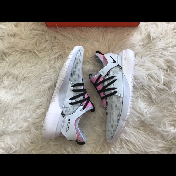 🌸 Nike shoes 🌸 - Picture 4 of 5